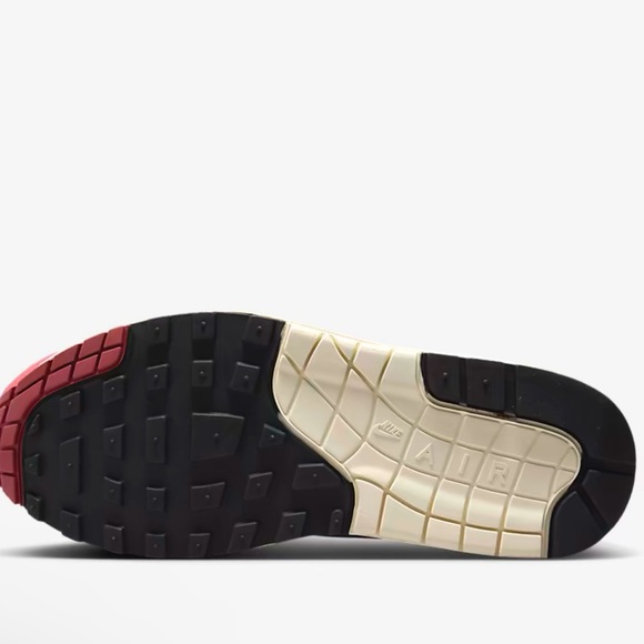 Nike WMNS Air Max 1 Sail/Red Stardust/Coconut
Milk/Cedar
Shoes
Style DZ2628-103 - Picture 8 of 16